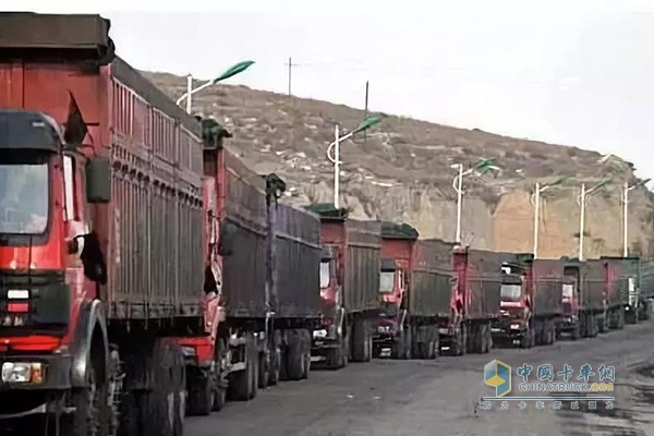 長春對貨車超載超限的一律追查貨源地