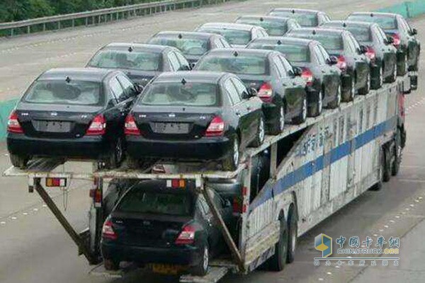 飛機(jī)板、雙排車等違規(guī)轎運(yùn)車影響道路安全