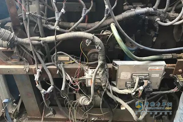 發(fā)動機ECU