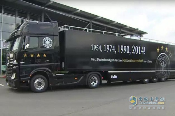 2014世界杯冠軍德國隊(duì)新Actros巡展卡車