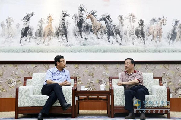 山大黨委常務(wù)副書記李建軍會(huì)見王鋒副董事長