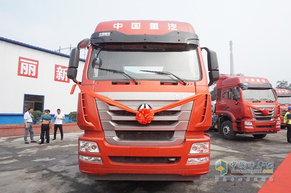 豪瀚J7G天然氣牽引車(chē)