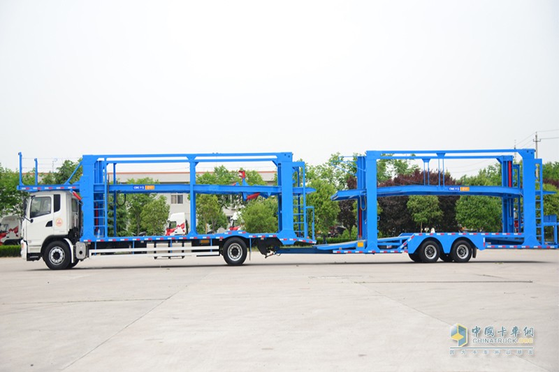 大運N6中置軸6×2 290馬力國五轎運車 