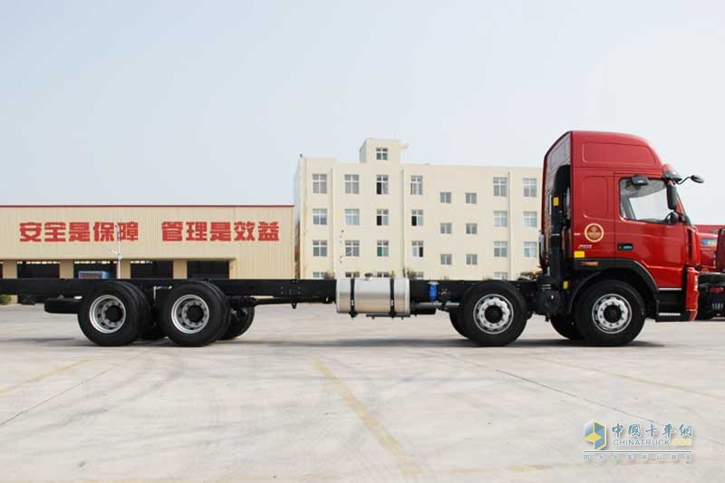 大運重卡 新N8E 8×4 載貨車底盤