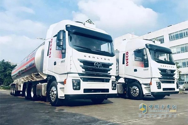 上汽紅巖“高智能”+“一體化”的新型?；愤\輸車