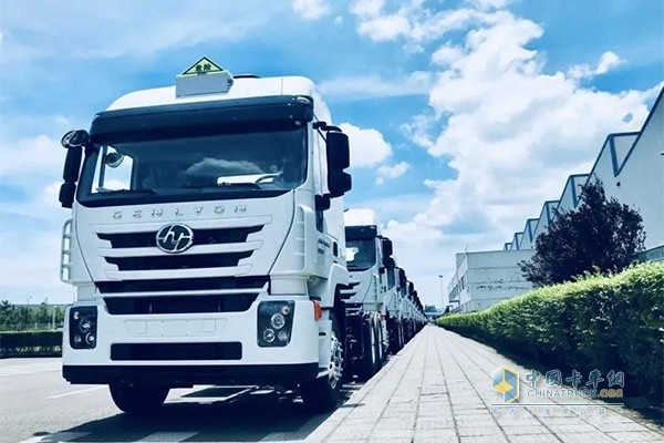 同步歐洲IVECO技術(shù)標(biāo)準(zhǔn)，采用國際化的WCM世界級制造體系，安全品質(zhì)比肩進口車型