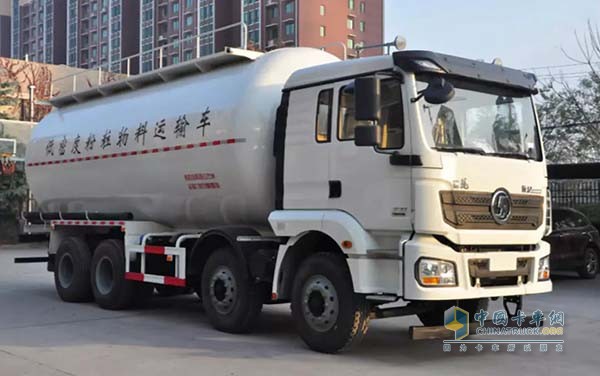 新M3000 8×4城建標(biāo)載版干混砂漿運(yùn)輸車(chē)