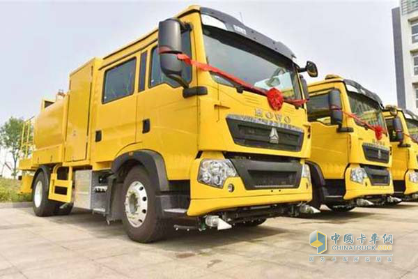 HOWO-T5G洗街車(chē)