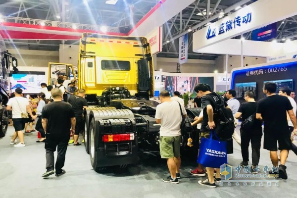智能網聯(lián)6×6全驅大件運輸車