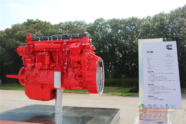 康明斯X12發(fā)動機(jī)