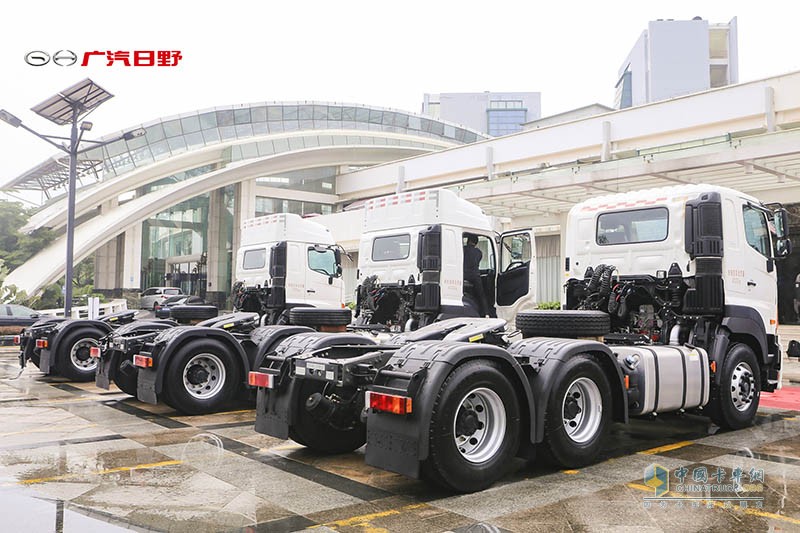 廣汽日野 700臻值 國五 6×4危運版 