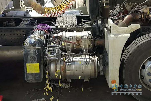 每天各種傳感器檢測，保障X12發(fā)動(dòng)機(jī)排放處理系統(tǒng)可靠運(yùn)轉(zhuǎn)