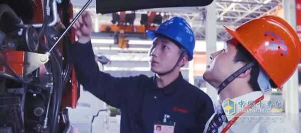 三一重卡工作人員進行培訓