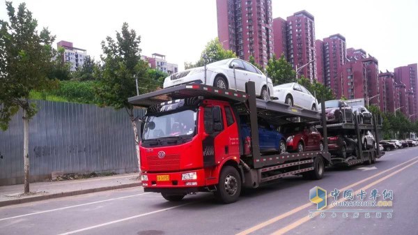 長(zhǎng)久中置軸轎運(yùn)車(chē)