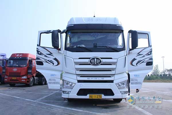 各項(xiàng)體驗(yàn)對比進(jìn)口車毫不遜色