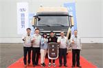 當美女卡車司機遇上重卡先鋒創(chuàng)虎