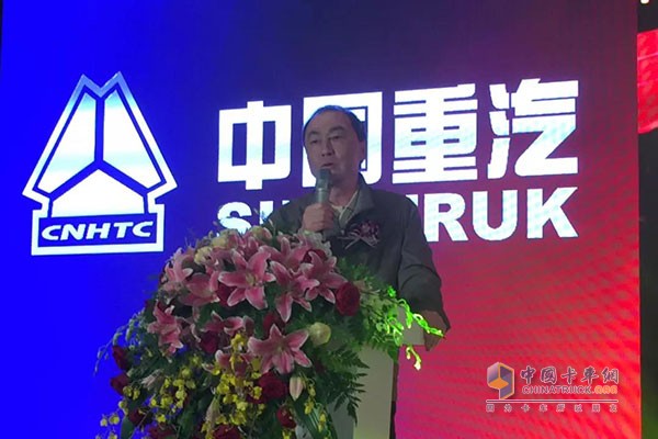 上海市交通運(yùn)輸行業(yè)協(xié)會物流分會會長陳建路致辭