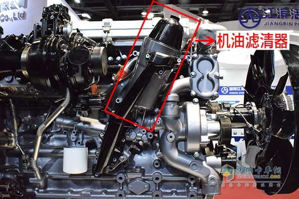 WP9H發(fā)動機(jī)獨(dú)特的機(jī)油濾清器
