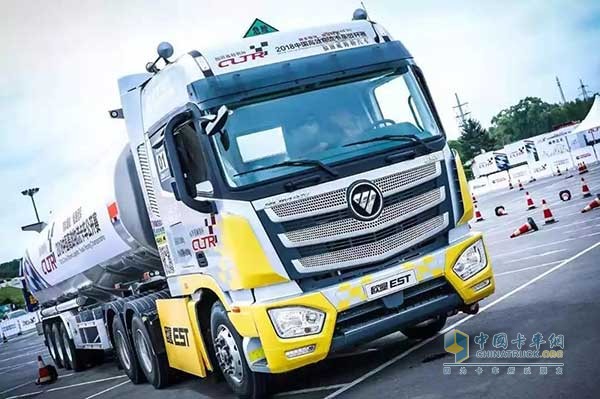 中國(guó)高效物流卡車公開(kāi)賽歐曼EST?；愤\(yùn)輸車作為官方唯一指定用車
