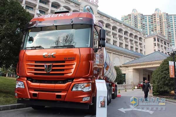 聯(lián)合卡車U420?；愤\(yùn)輸車