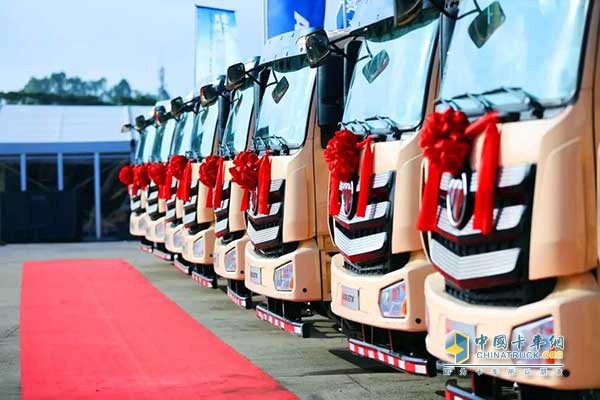 歐曼福康智能渣土車搭載?？礨系列工程版460馬力發(fā)動機