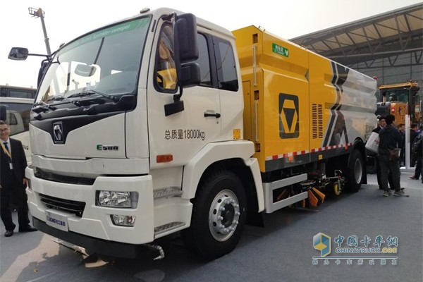 徐工純電動(dòng)洗掃車