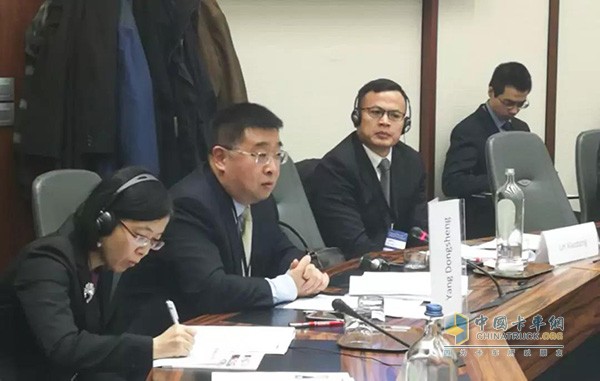 徐工集團總經(jīng)理、黨委副書記楊東升在會上發(fā)言