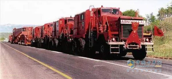 搭載康明斯500及800馬力發(fā)動機(jī)的牽引車