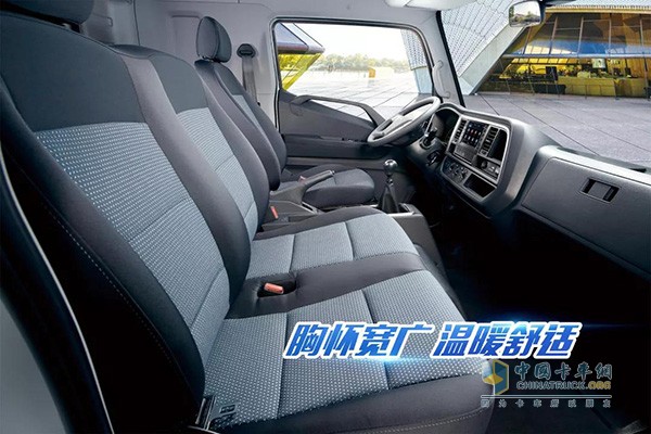 四川現(xiàn)代盛圖地下室冷藏車駕駛室