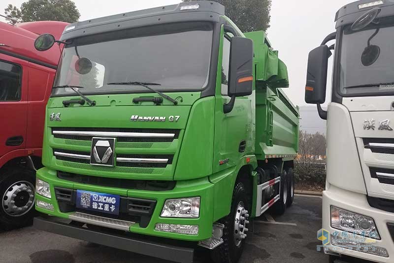 徐工汽車 漢風(fēng)G7 8×4 350馬力 自卸車