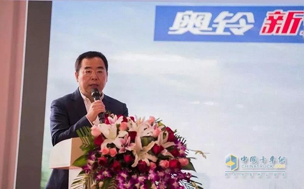 奧鈴事業(yè)部副總裁、營(yíng)銷公司總經(jīng)理康界煒先生發(fā)表致辭
