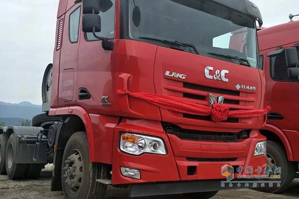 活動(dòng)現(xiàn)場的聯(lián)合LNG卡車