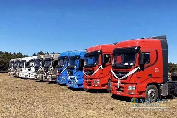 配裝東風(fēng)康明斯ISZ發(fā)動(dòng)機(jī)的婚車