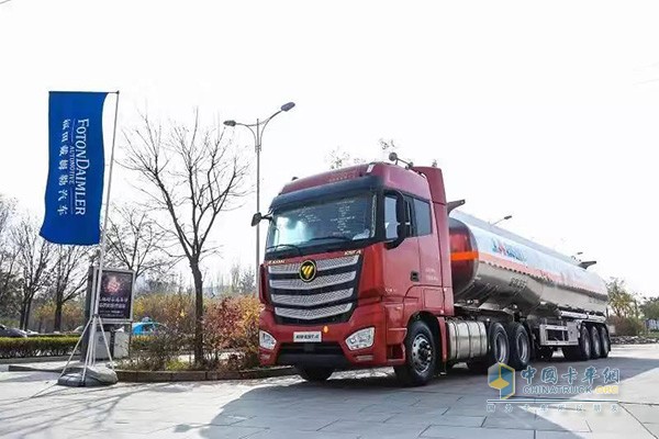 福田戴姆勒危化品牽引車