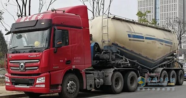 劉師傅的漢風G7 375馬力6×4粉罐運輸車