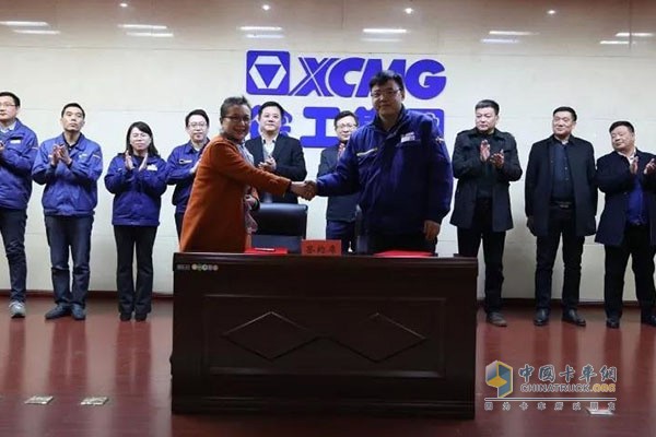 承運商現(xiàn)場簽訂購車合同
