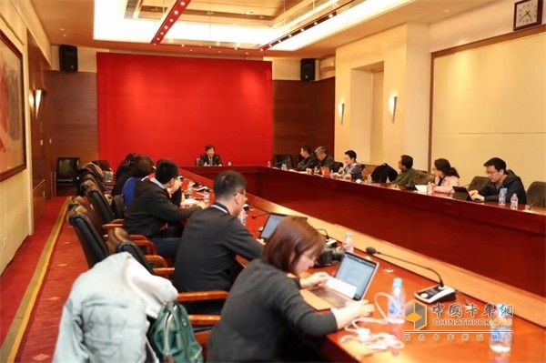 全國(guó)人大代表、濰柴集團(tuán)董事長(zhǎng)譚旭光接受媒體專訪