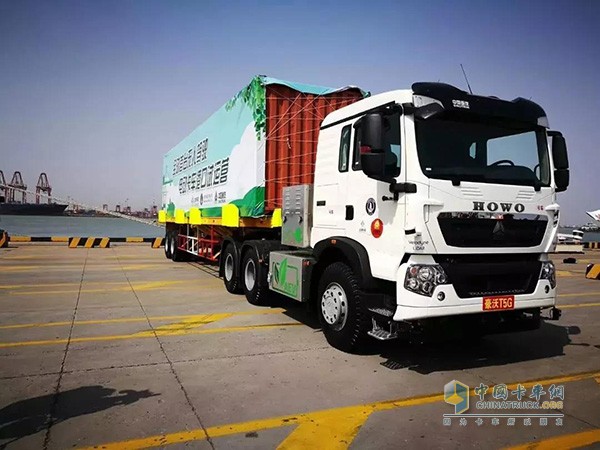 全球首臺(tái)L4級(jí)無人駕駛純電動(dòng)卡車