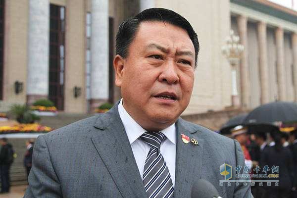 全國政協(xié)委員，北汽集團(tuán)黨委書記、董事長徐和誼委員
