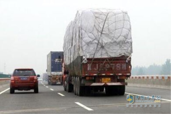 超載超限貨車(chē)