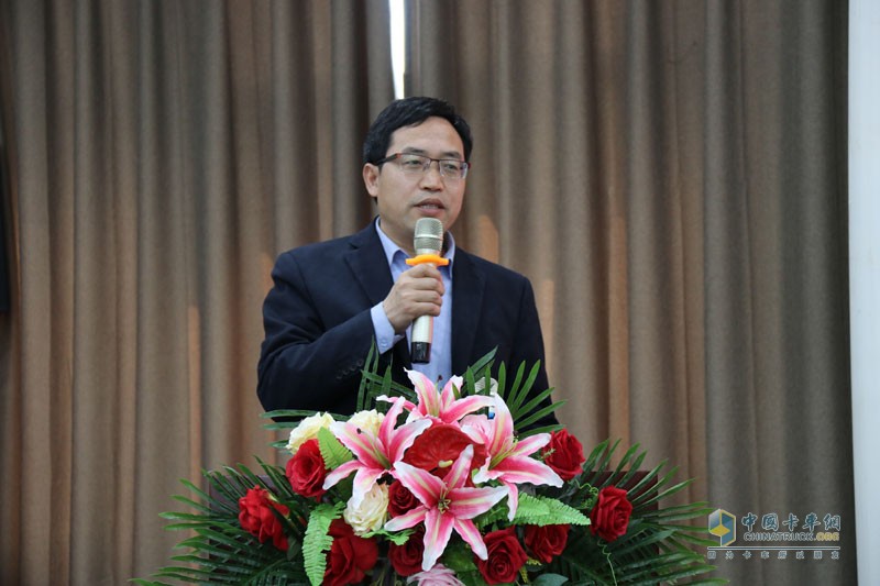 搭載康明斯動(dòng)力 解放輕卡中原搭臺(tái)領(lǐng)唱城配物流