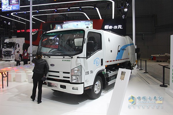 EVK100純電動(dòng)環(huán)衛(wèi)車