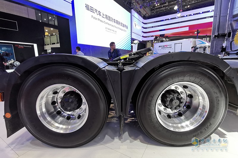 福田戴姆勒 歐曼EST-A 2019款 國六暢行版 560馬力 6×4 牽引車