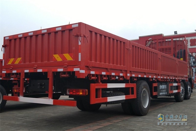 大運 新N8E 復合型 220馬力 6X2 8.6米欄板載貨車(435后橋)(CGC1250D5CBHD)