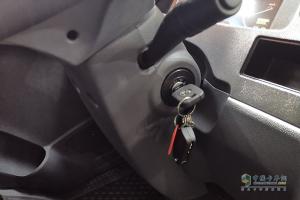 上汽躍進(jìn) 超越C500i 5.2米貨箱 純電動(dòng) 智能城市物流車(chē)