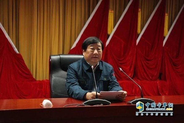 山東重工集團(tuán)黨委書記、董事長，中國重汽集團(tuán)黨委書記、董事長譚旭光