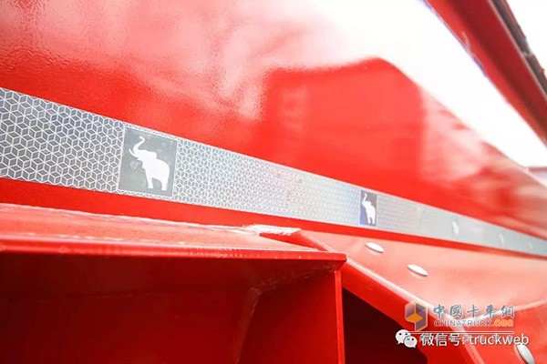 掛車(chē)品牌是施密茨