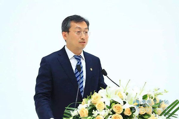 福田汽車黨委書記、總經(jīng)理鞏月瓊致辭