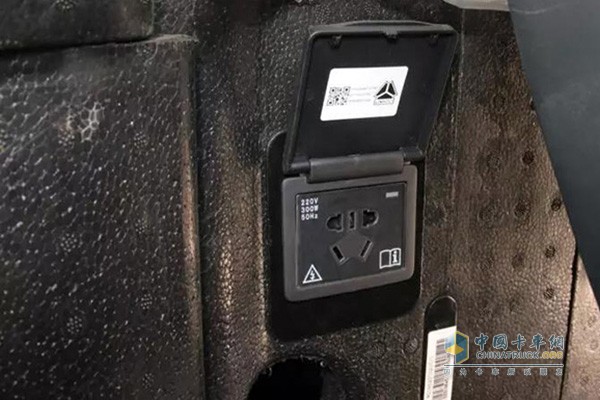 駕駛室有220V獨(dú)立電源