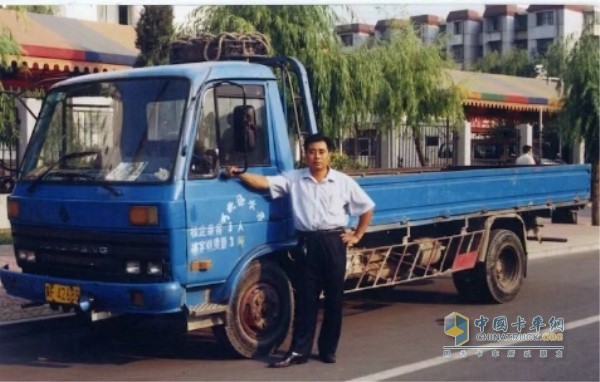 馬保才擁有了屬于自己的第一輛東風車-多利卡1061